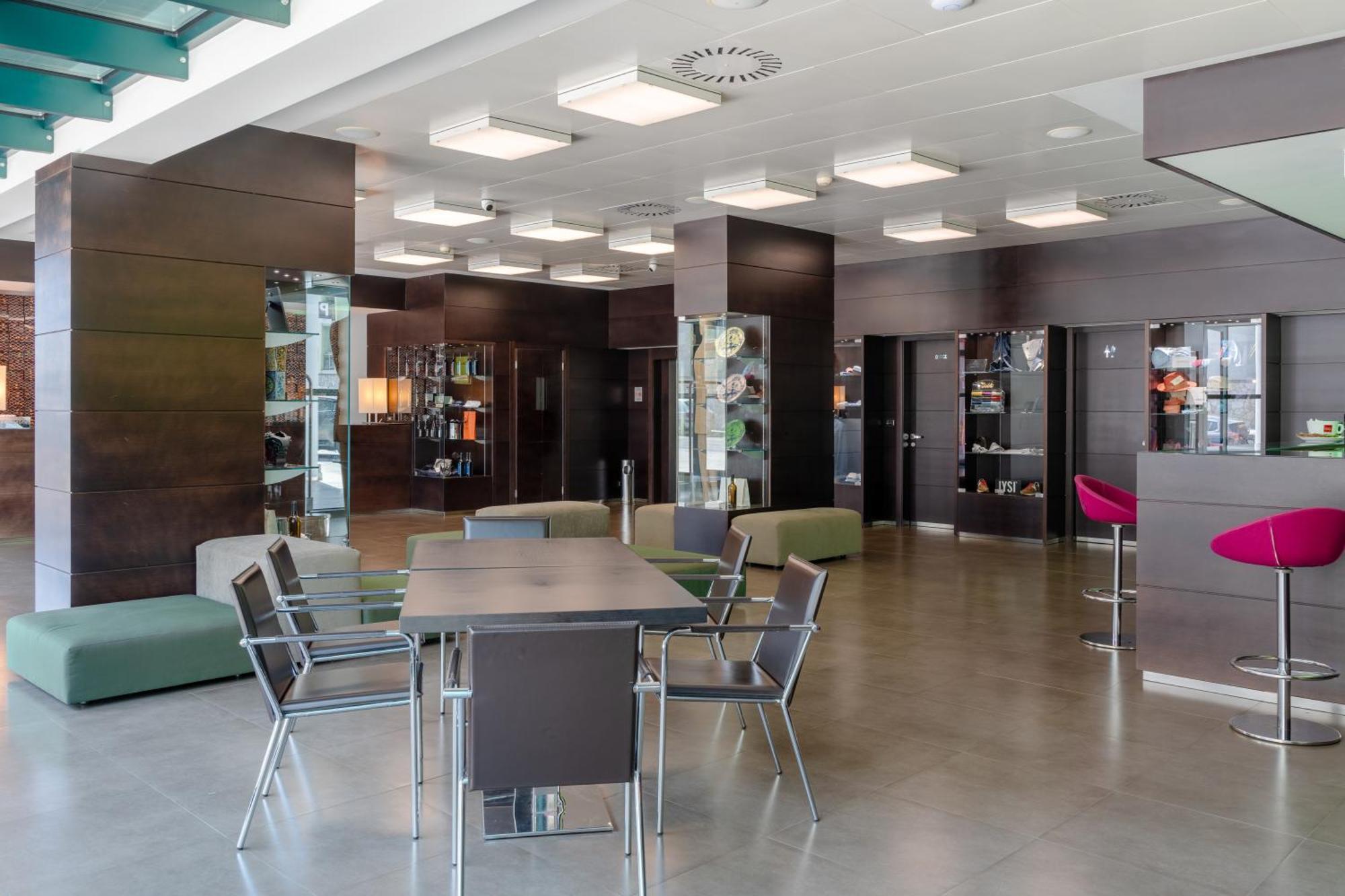 Ariha Hotel קוסנזה מראה חיצוני תמונה